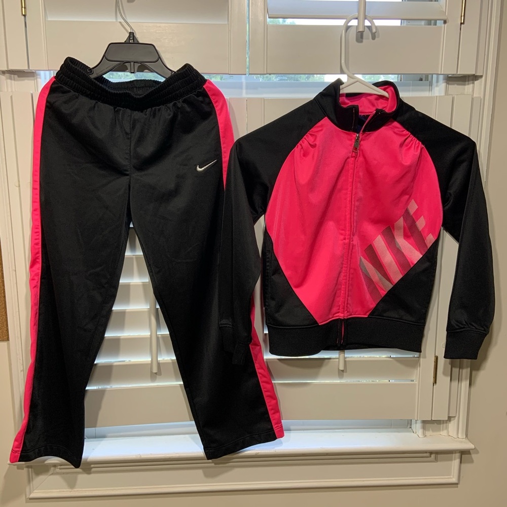 Girls Nike Track Suit